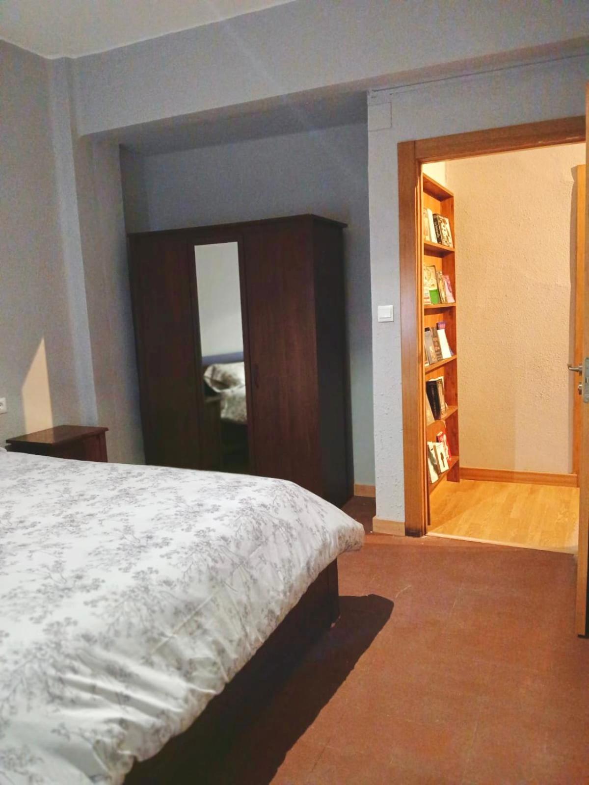 Segundo Antolin Yellow Door Ponferrada Exteriér fotografie